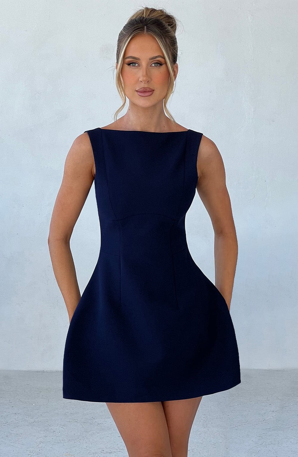 SIENNA BACKLESS MINI - NAVY